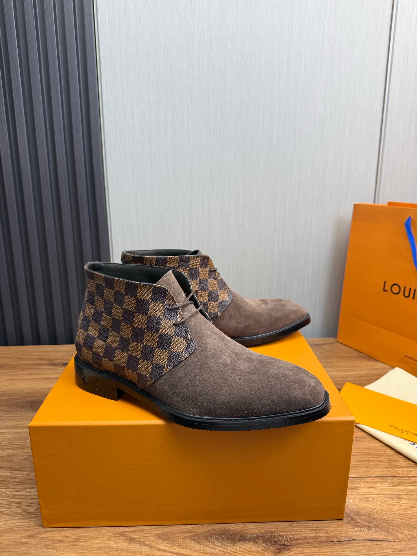 Men's shoes 💰760💰 LV. - Men's business casual leather shoes, top quality cow products. 1:1 shipment ⬆️Luxury and noble 👞All imported original brand leather materials, just to create a more comfortable wearing experience, upper: original cowhide ➕Imported full cow lining, original outsole ✔️16-45 (38.45 non-returnable)